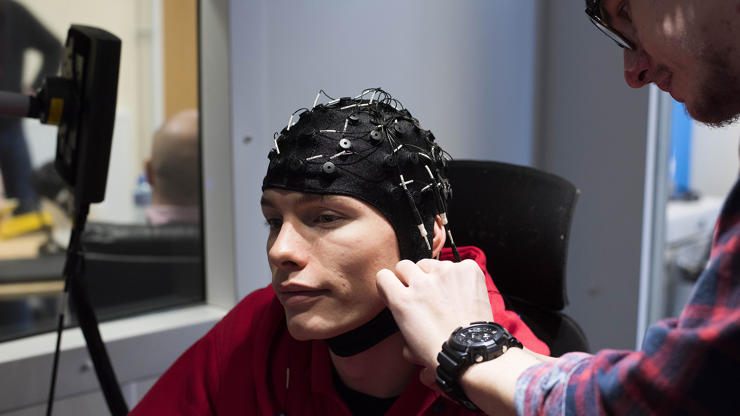 Cognitive psychologists may conduct an EEG.
