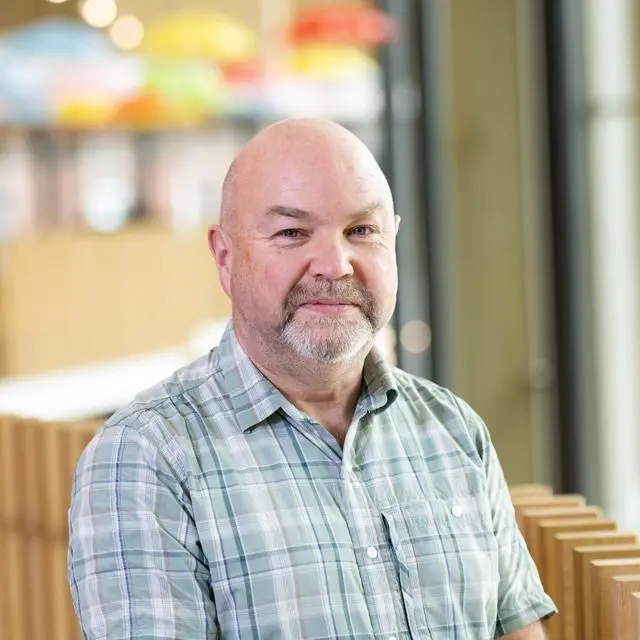 Headshot of Stewart Ellis