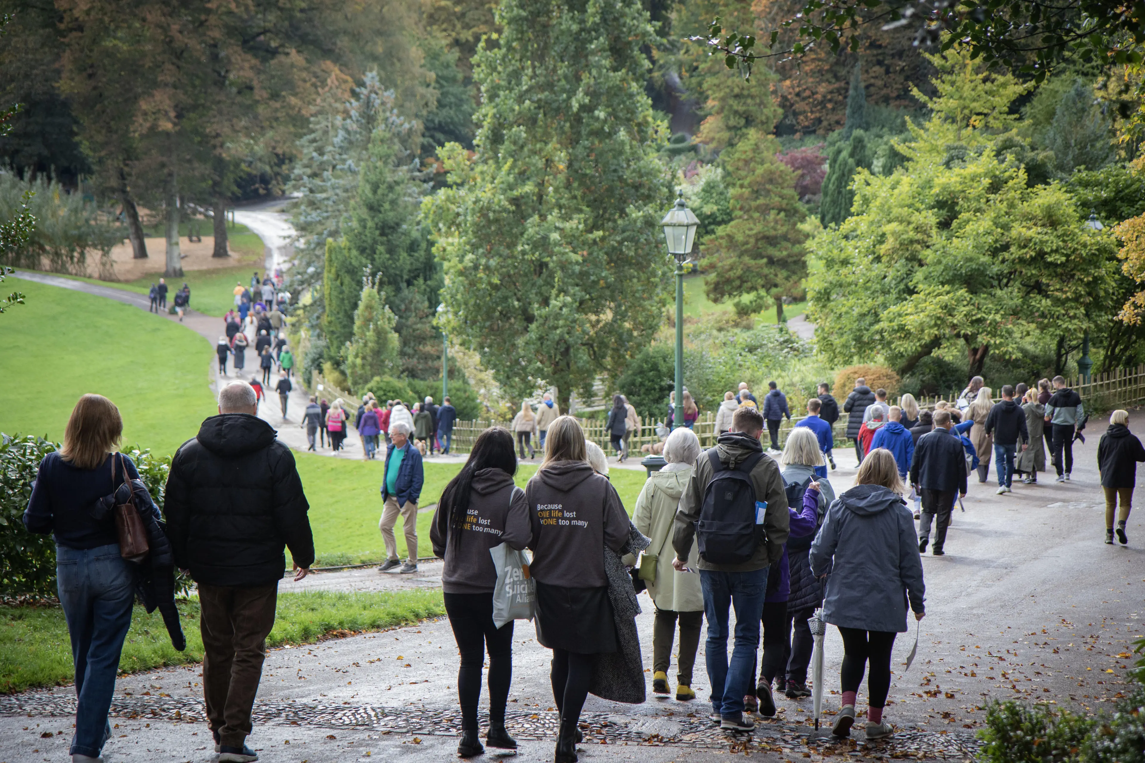 Hope Walk Walkers head towards Avenham Park